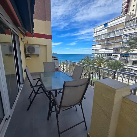 アパート Exclusive Oceanfront Penthouse
