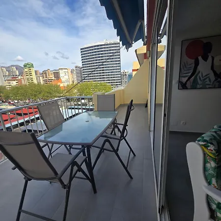 アパート Exclusive Oceanfront Penthouse ベニドルム