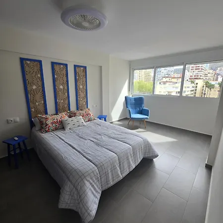 Exclusive Oceanfront Penthouse アパート